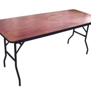 שולחן מלבן להשכרה