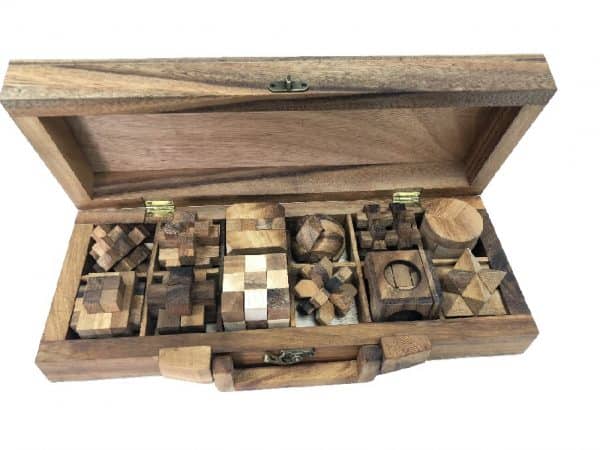 תיבת 12 פאזלים מהודרת - משחקי חשיבה מעץ