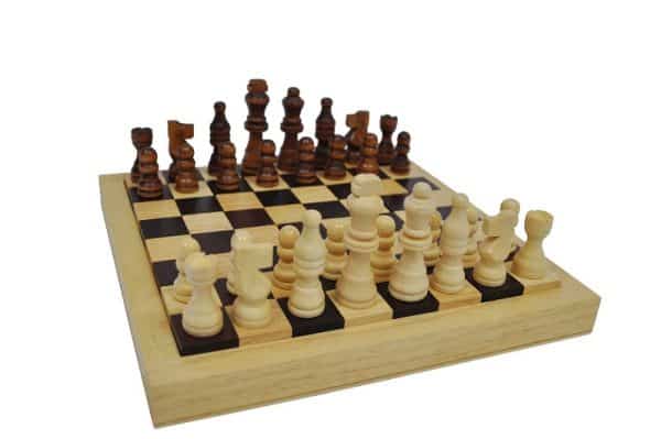 פאזל לוח שח עם כלים - משחקי חשיבה ואסטרטגיה 1